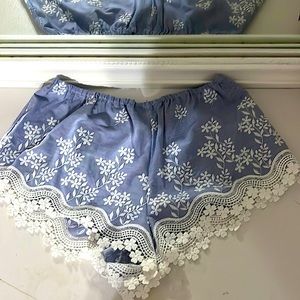 Zara shorts size small blue color with floral pattern